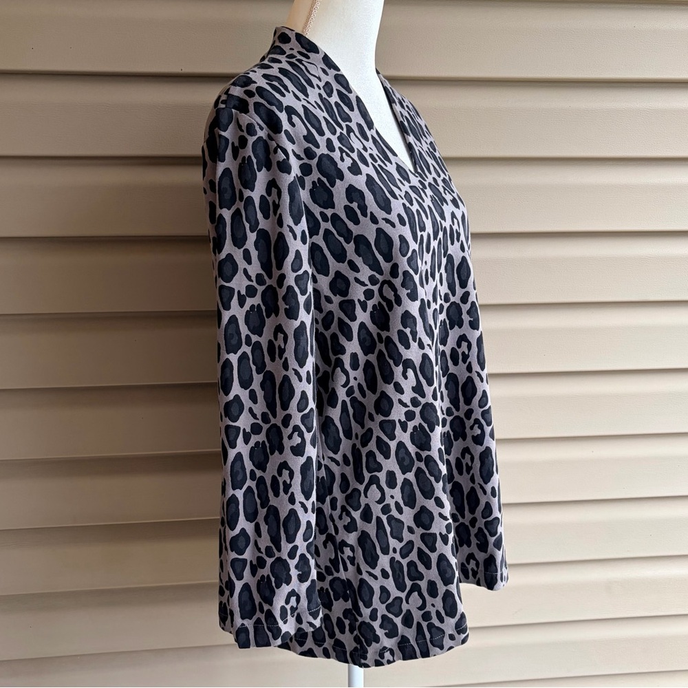 •Chico's• Knit Animal Print Tunic Length Top - Size Large (Chico’s Size 2) - Picture 4 of 7